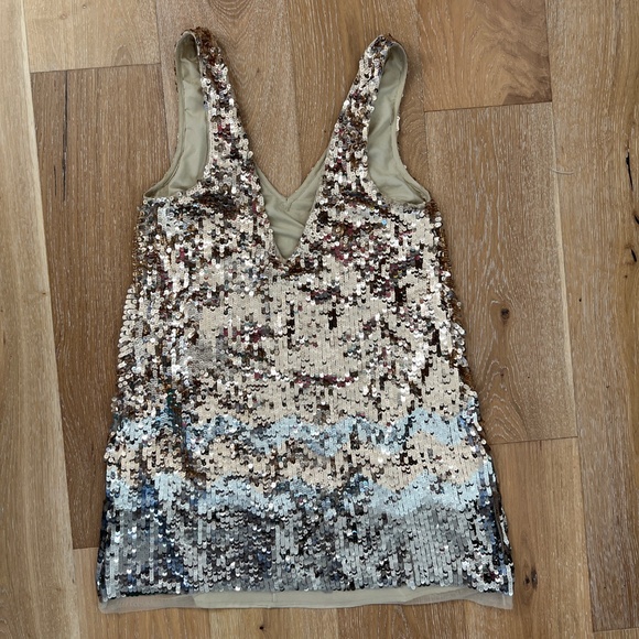 Women’s Urban Outfitters Sparkly Sequin V-Neck Mini Shift Dress - Picture 2 of 16